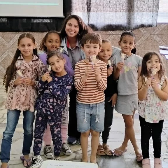 Nossa Páscoa foi muita divertida e cheia de aprendizado!

Além das atividades lúdicas para os pequenos, aproveitamos para ensinar um pouco de vocabulário e expressões em inglês relacionadas à Páscoa. 🎉

A Change está sempre buscando maneiras criativas de integrar aprendizado e diversão! E aí, quem está ansioso para a próxima celebração? 😄

#TBT #PáscoaChange #AprendizadoDivertido #AtividadesCriativas